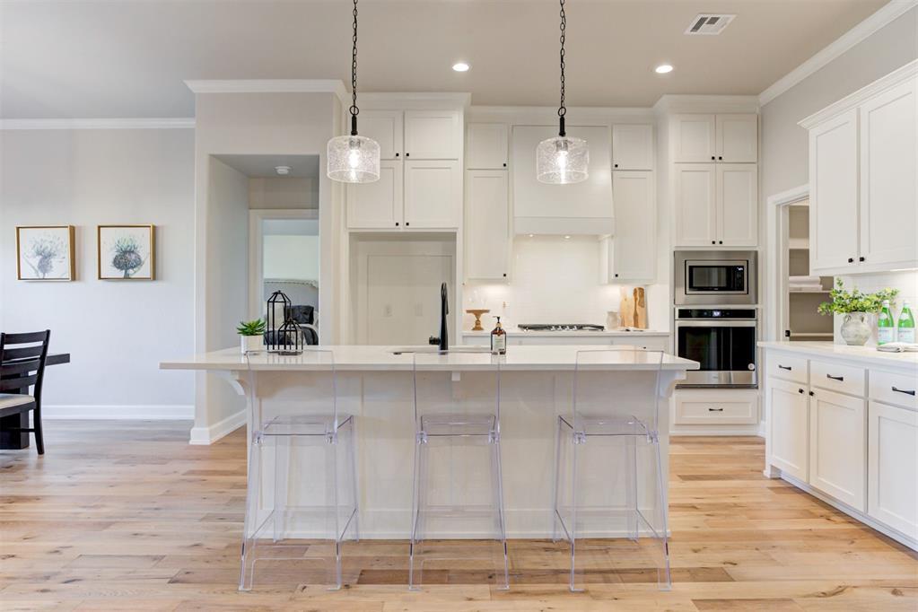 2109 Josslyn Place Property Photo 6