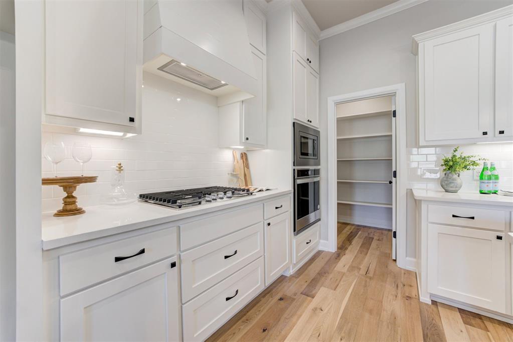 2109 Josslyn Place Property Photo 8