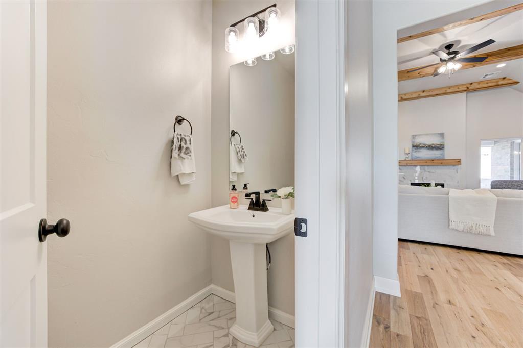2109 Josslyn Place Property Photo 21