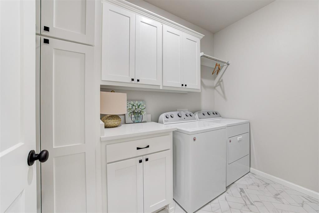 2109 Josslyn Place Property Photo 28