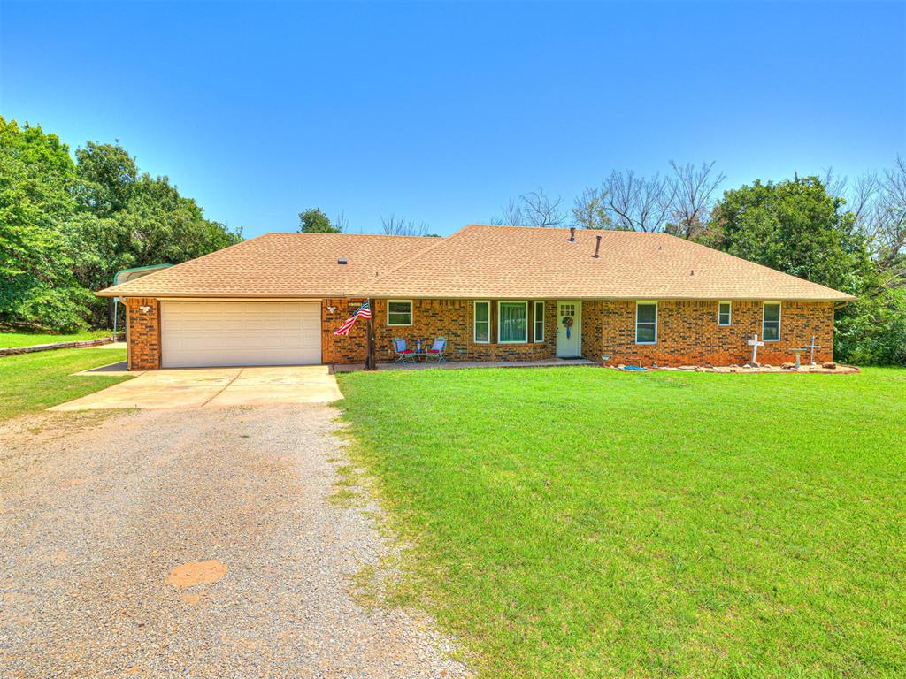 8704 Blackberry Ridge Property Photo 3