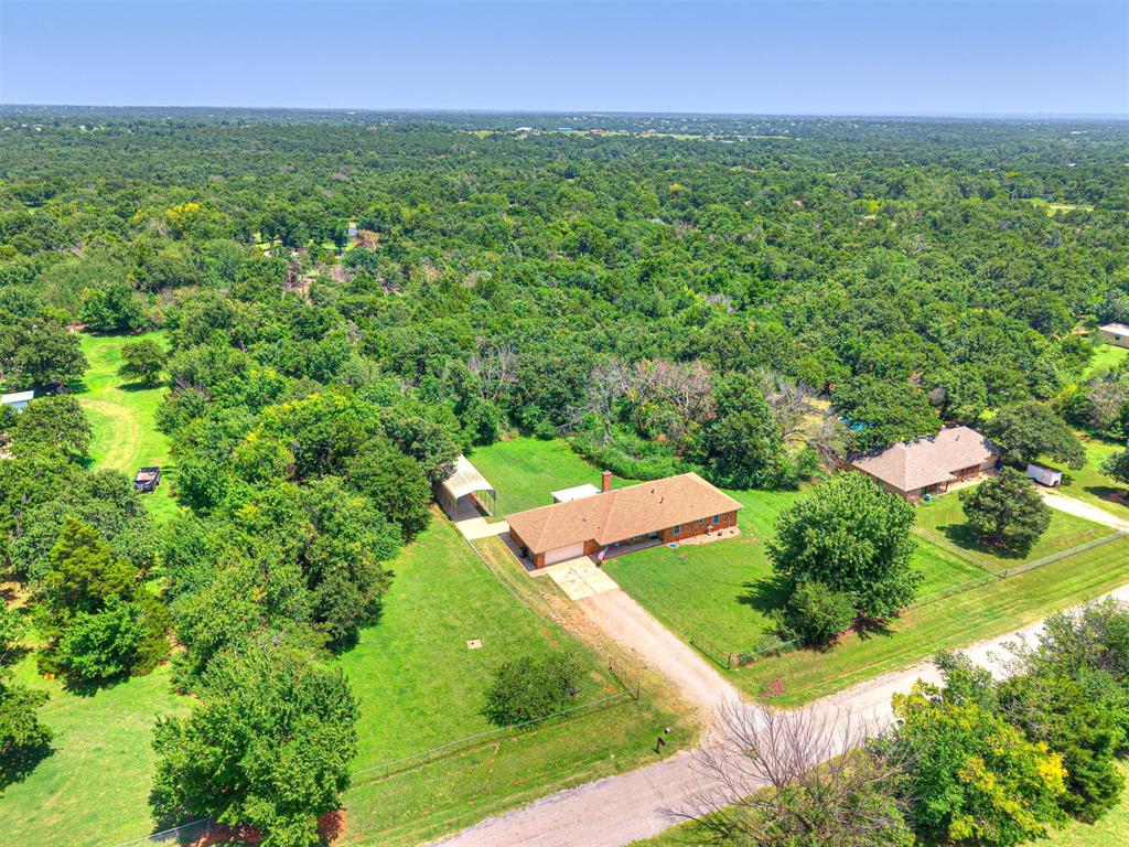 8704 Blackberry Ridge Property Photo 4