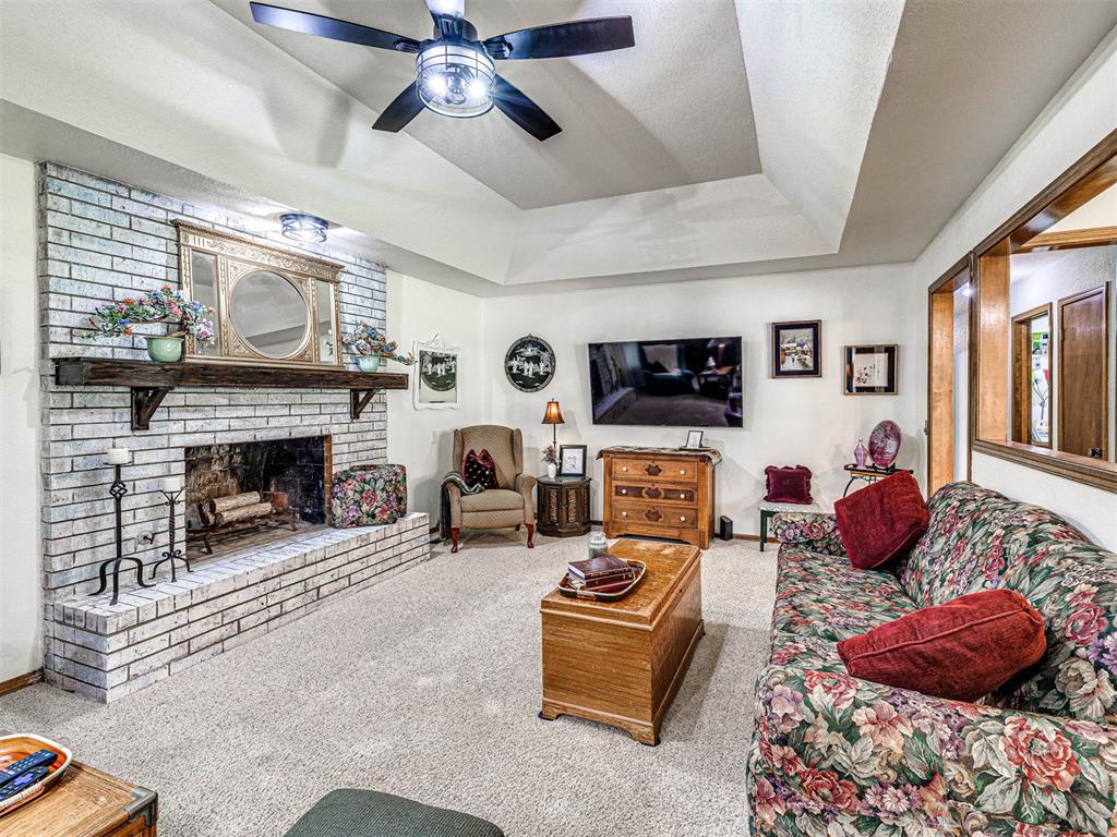 8704 Blackberry Ridge Property Photo 8