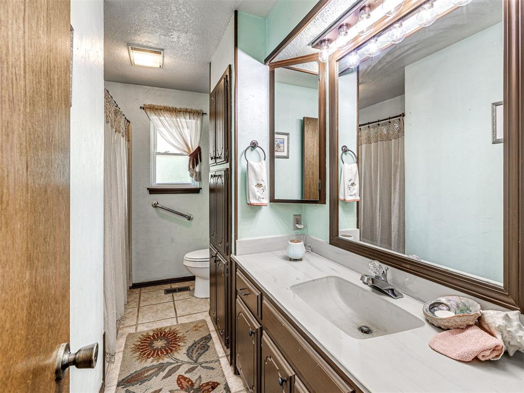 8704 Blackberry Ridge Property Photo 33