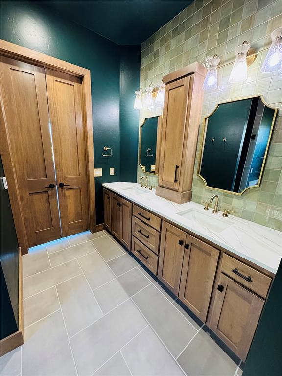 2508 Kingdom Lane Property Photo 11