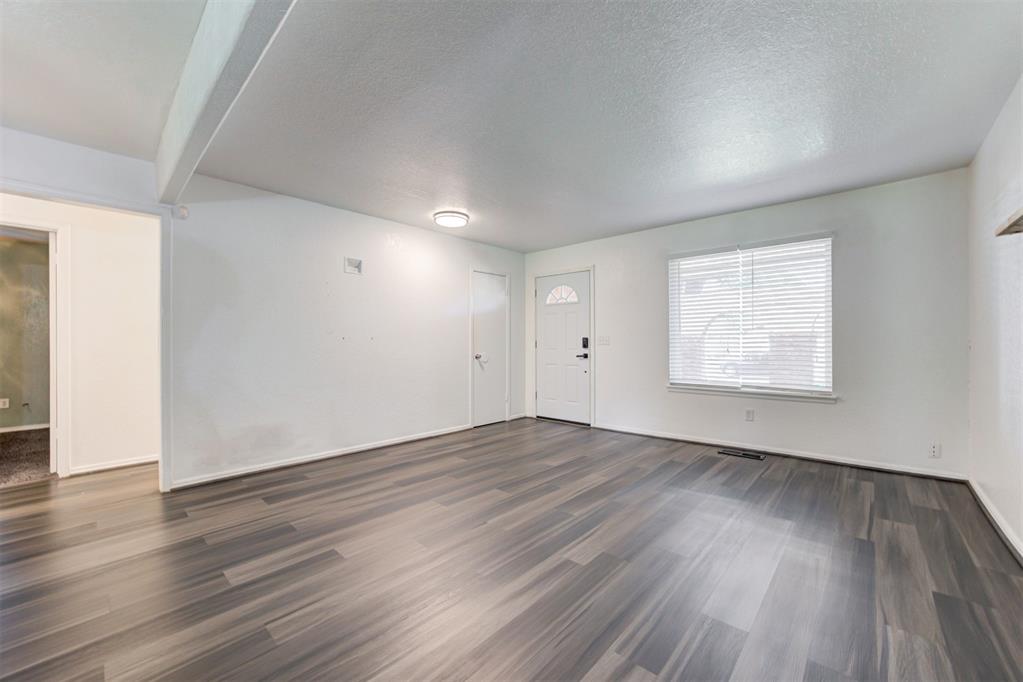 10904 N Blackwelder Avenue Property Photo 7
