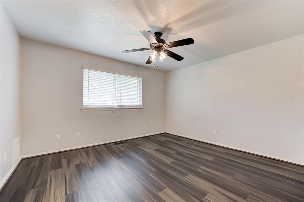 10904 N Blackwelder Avenue Property Photo 11