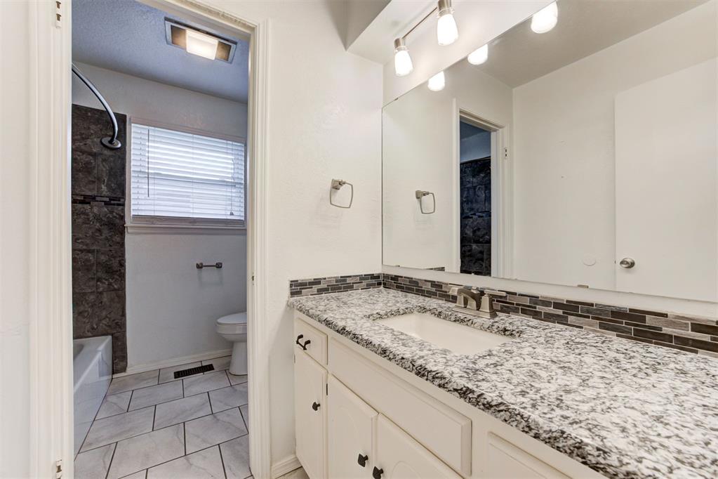 10904 N Blackwelder Avenue Property Photo 20