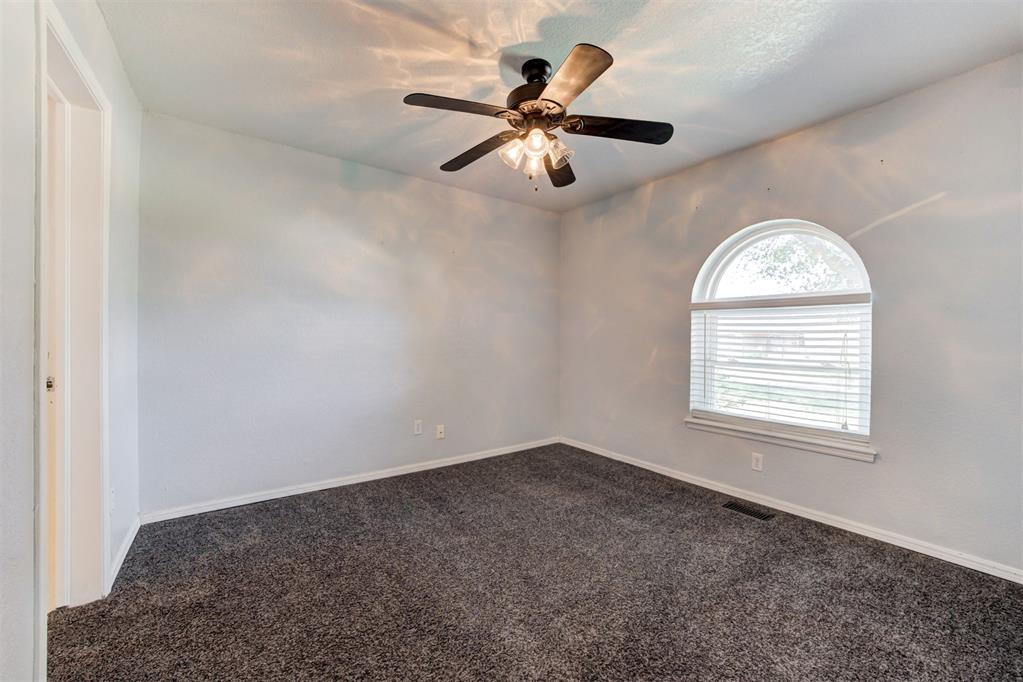 10904 N Blackwelder Avenue Property Photo 23