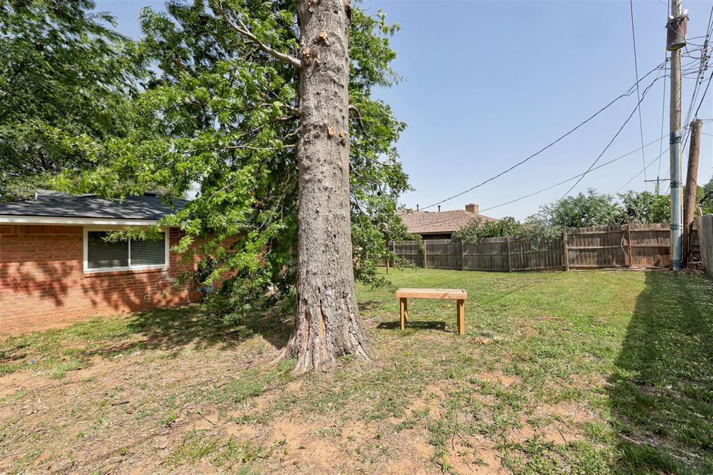 10904 N Blackwelder Avenue Property Photo 28