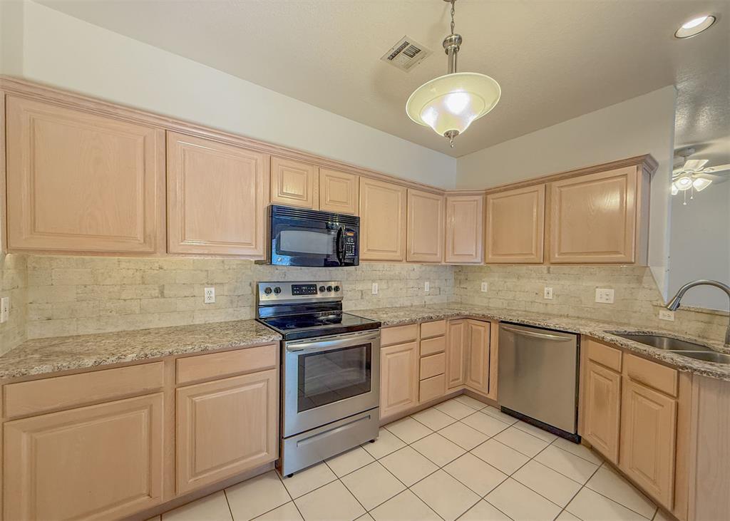 1928 Nw 157th Street Property Photo 3