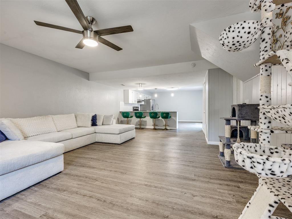 9636 N Hefner Village Boulevard Property Photo 2