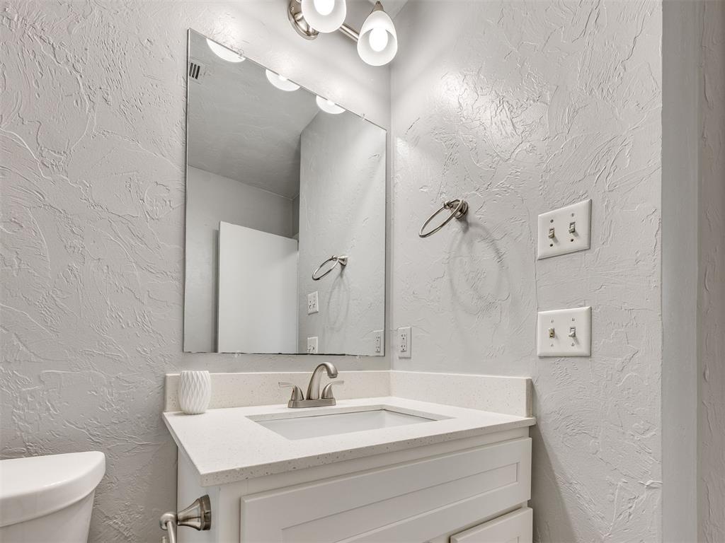 9636 N Hefner Village Boulevard Property Photo 15