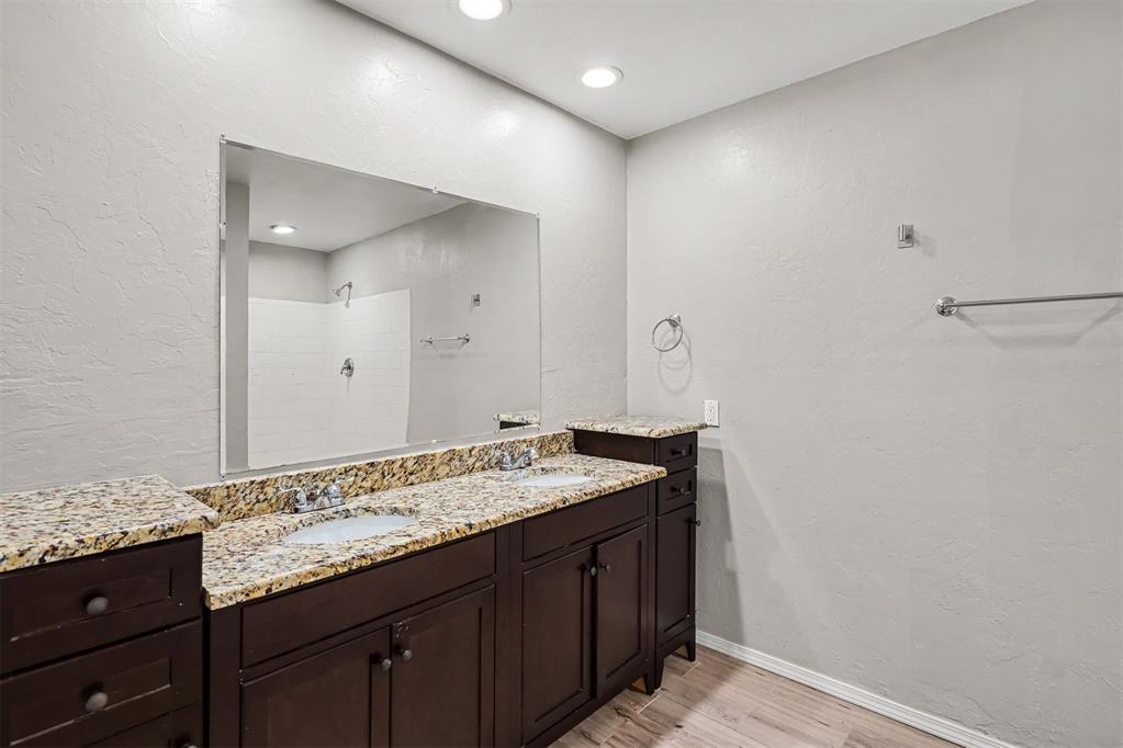 16721 Sumac Drive Property Photo 9