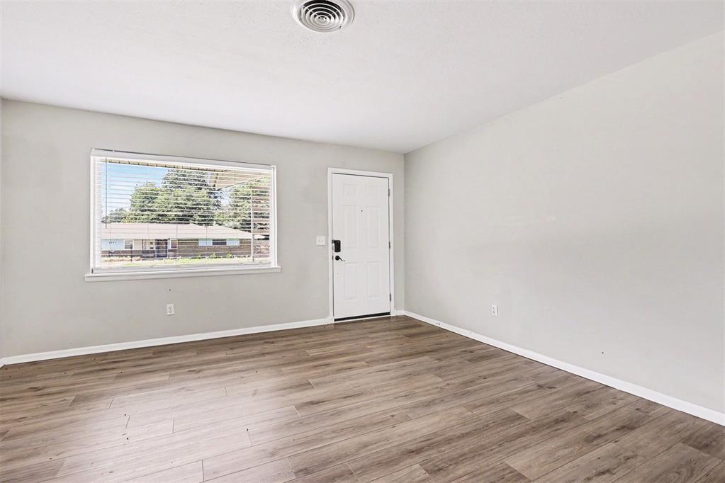 3320 Meadowbrook Drive Property Photo 2