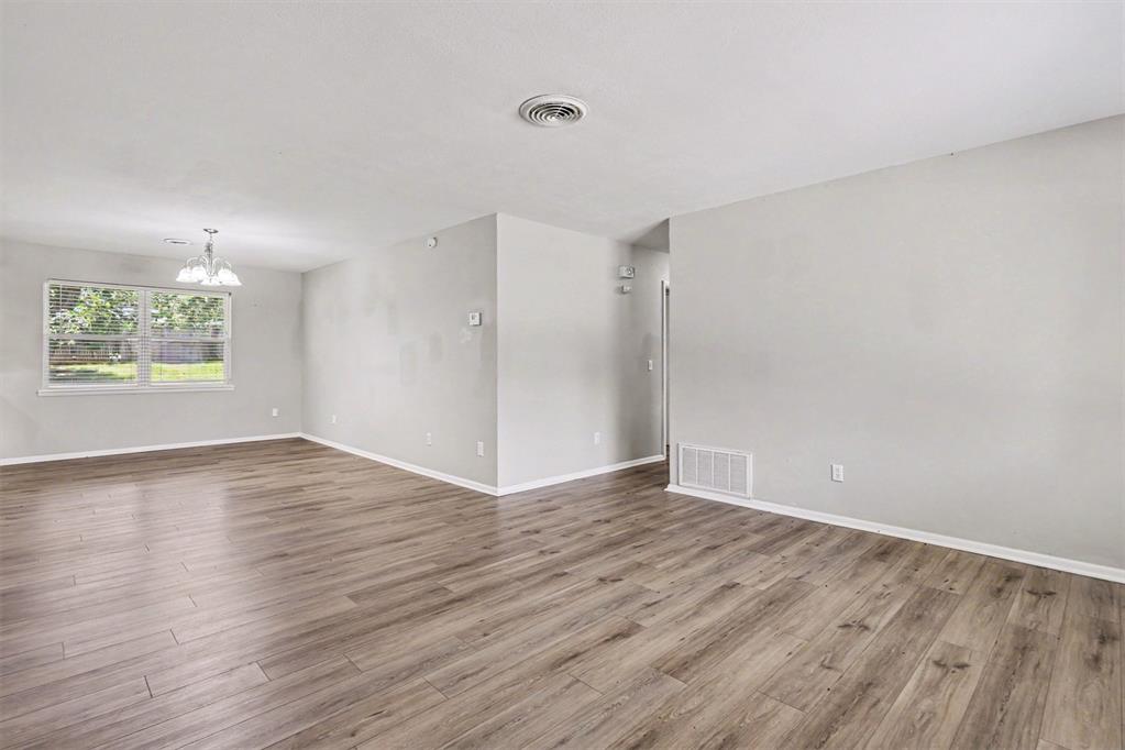 3320 Meadowbrook Drive Property Photo 3