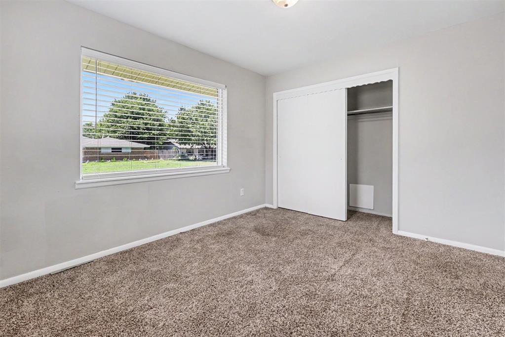 3320 Meadowbrook Drive Property Photo 10