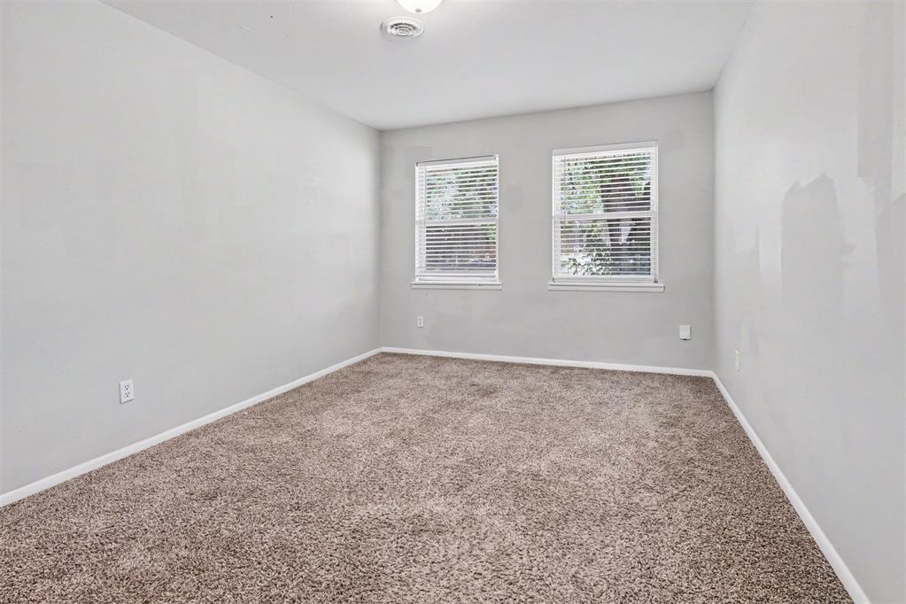 3320 Meadowbrook Drive Property Photo 11