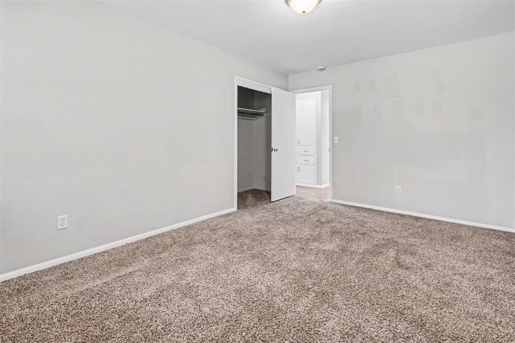 3320 Meadowbrook Drive Property Photo 12