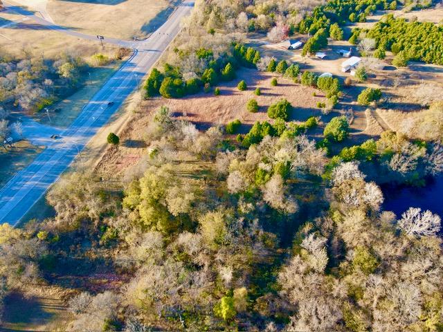 1201 N Main Highway Property Photo 9
