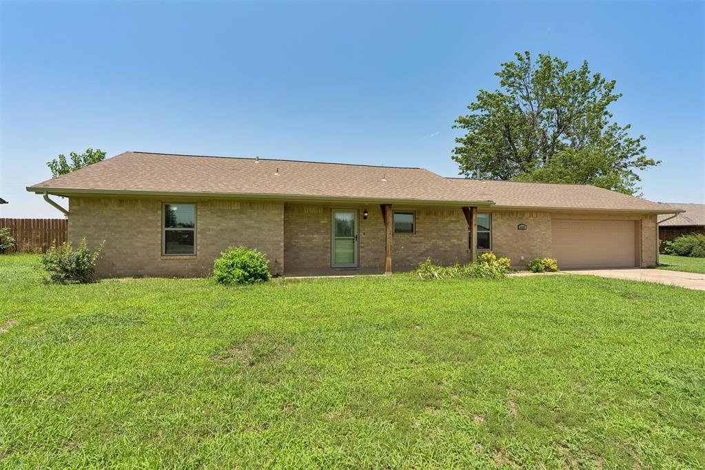 2127 Ne Van Buren Avenue Property Photo 1