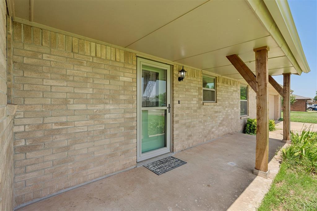 2127 Ne Van Buren Avenue Property Photo 4