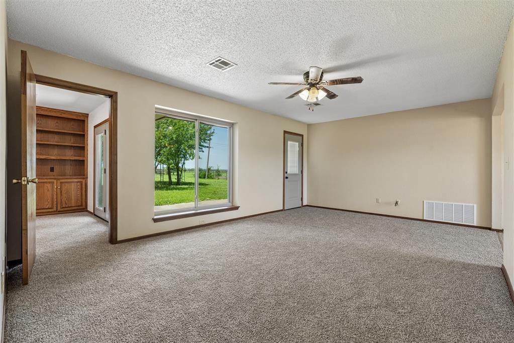 2127 Ne Van Buren Avenue Property Photo 10