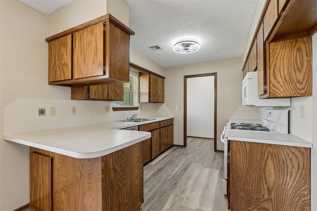 2127 Ne Van Buren Avenue Property Photo 16