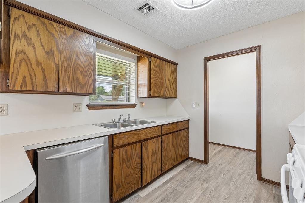 2127 Ne Van Buren Avenue Property Photo 17
