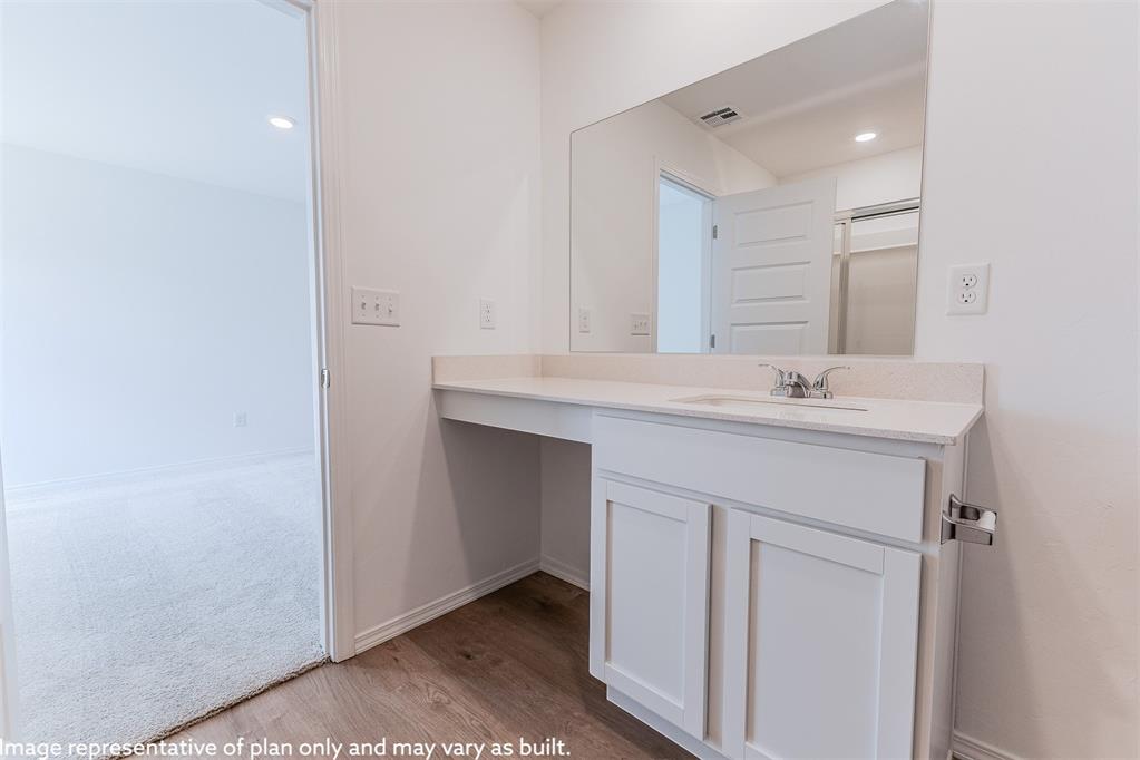 16304 Harvester Drive Property Photo 10