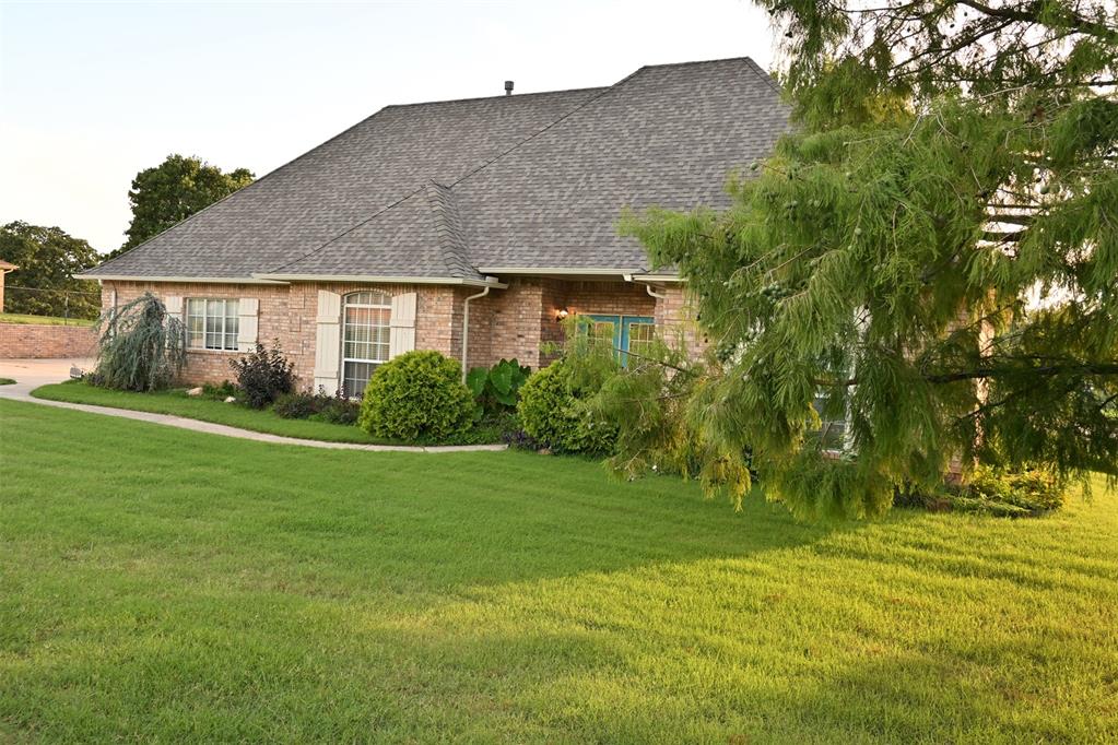 2077 Clearwater Drive Property Photo 4