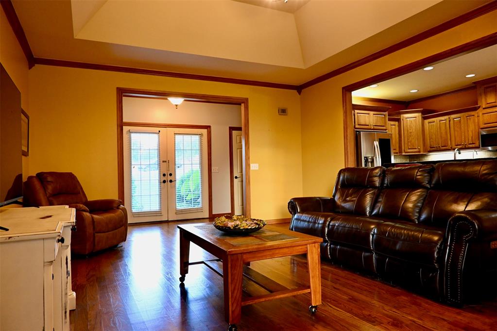 2077 Clearwater Drive Property Photo 12