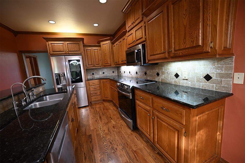 2077 Clearwater Drive Property Photo 19