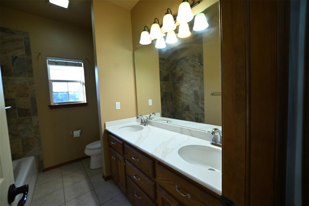 2077 Clearwater Drive Property Photo 29
