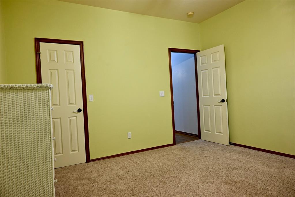 2077 Clearwater Drive Property Photo 35
