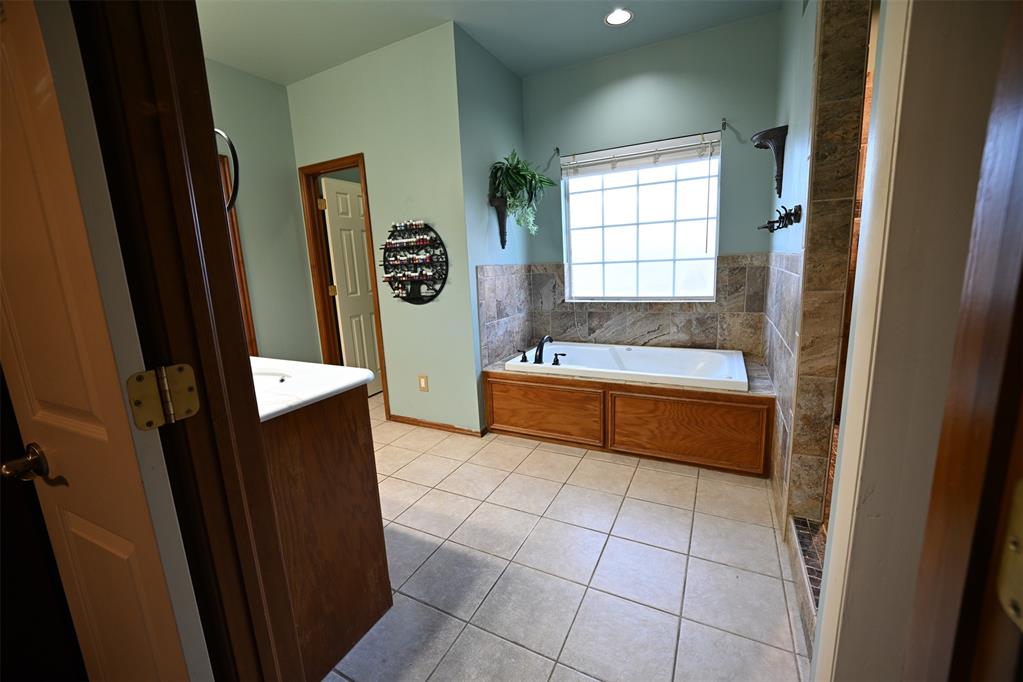2077 Clearwater Drive Property Photo 39