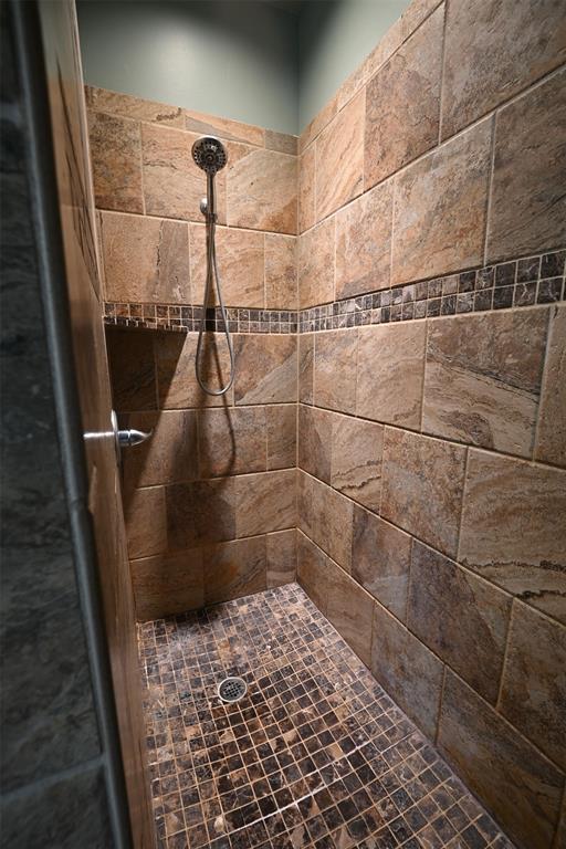 2077 Clearwater Drive Property Photo 41