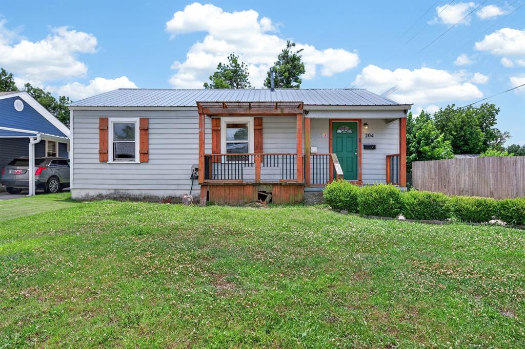 204 E Fairchild Drive Property Photo 1