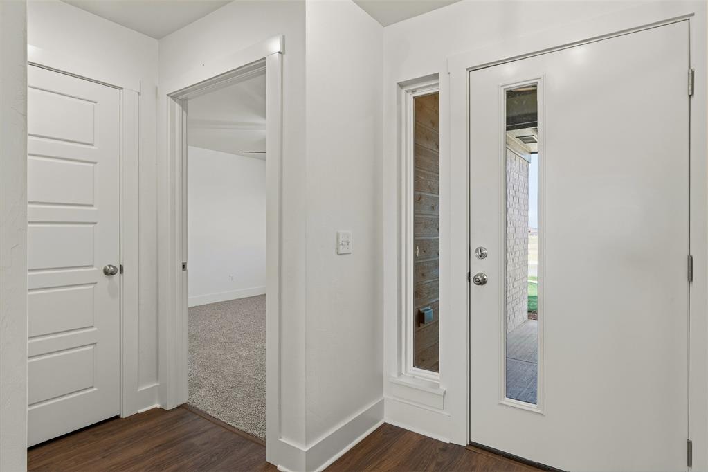 16212 Wolf Creek Way Property Photo 10