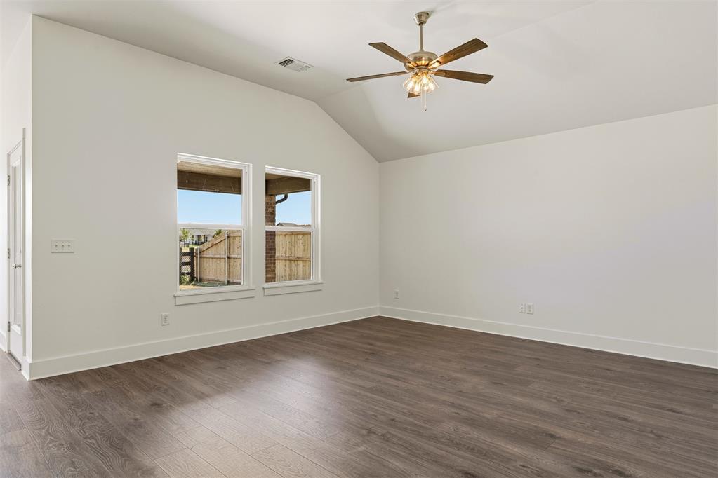 16212 Wolf Creek Way Property Photo 11