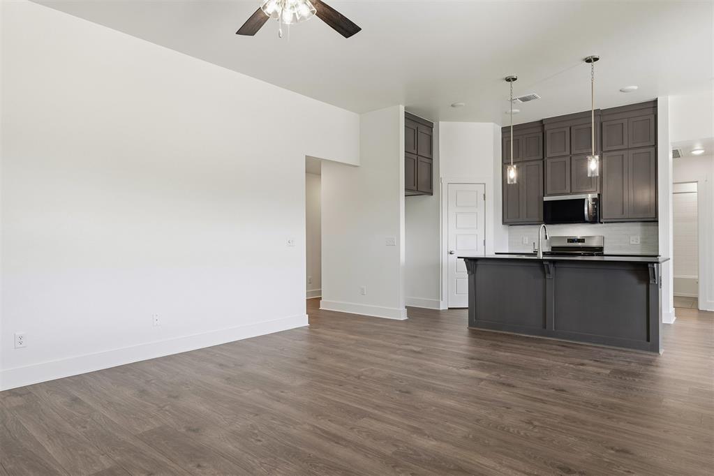 16212 Wolf Creek Way Property Photo 13