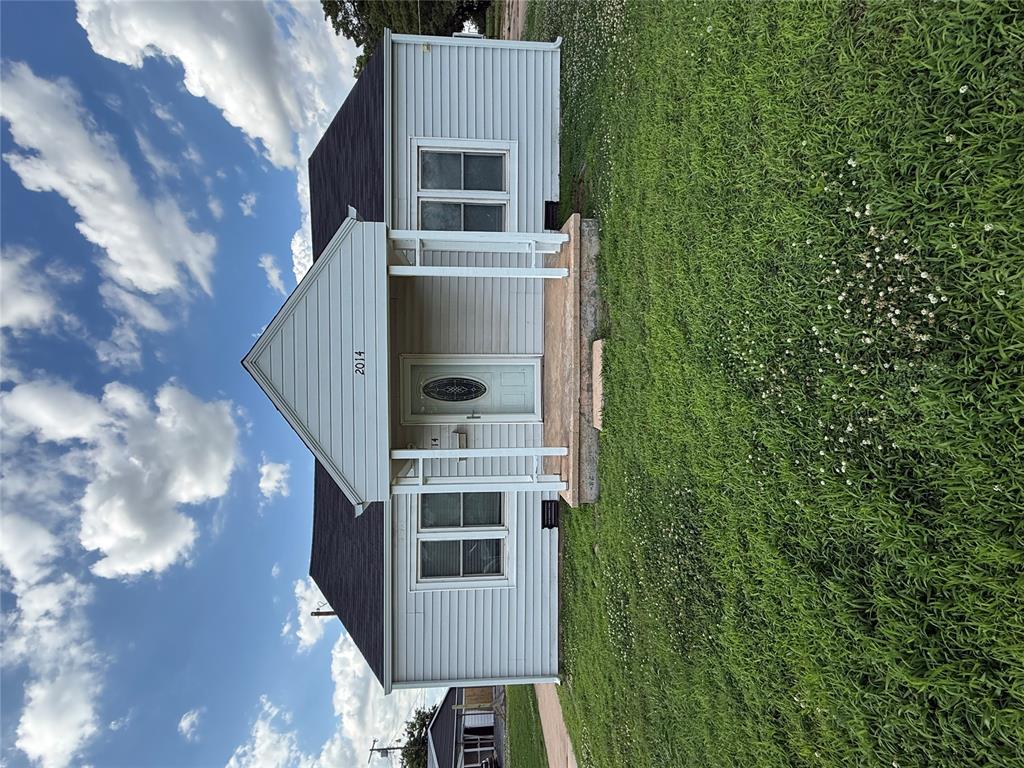 2014 E Chestnut Avenue Property Photo 1