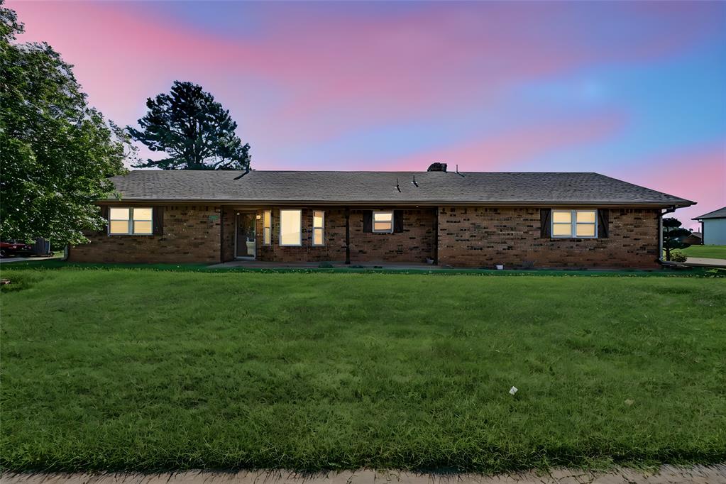 123 W Quail Drive Property Photo 3