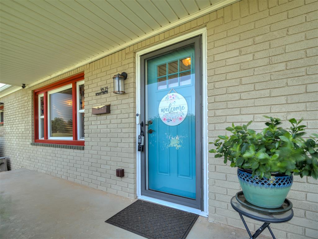 1625 N Union Avenue Property Photo 3