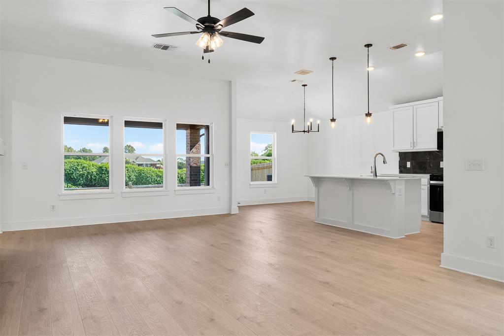 1313 Sw 157th Street Property Photo 5