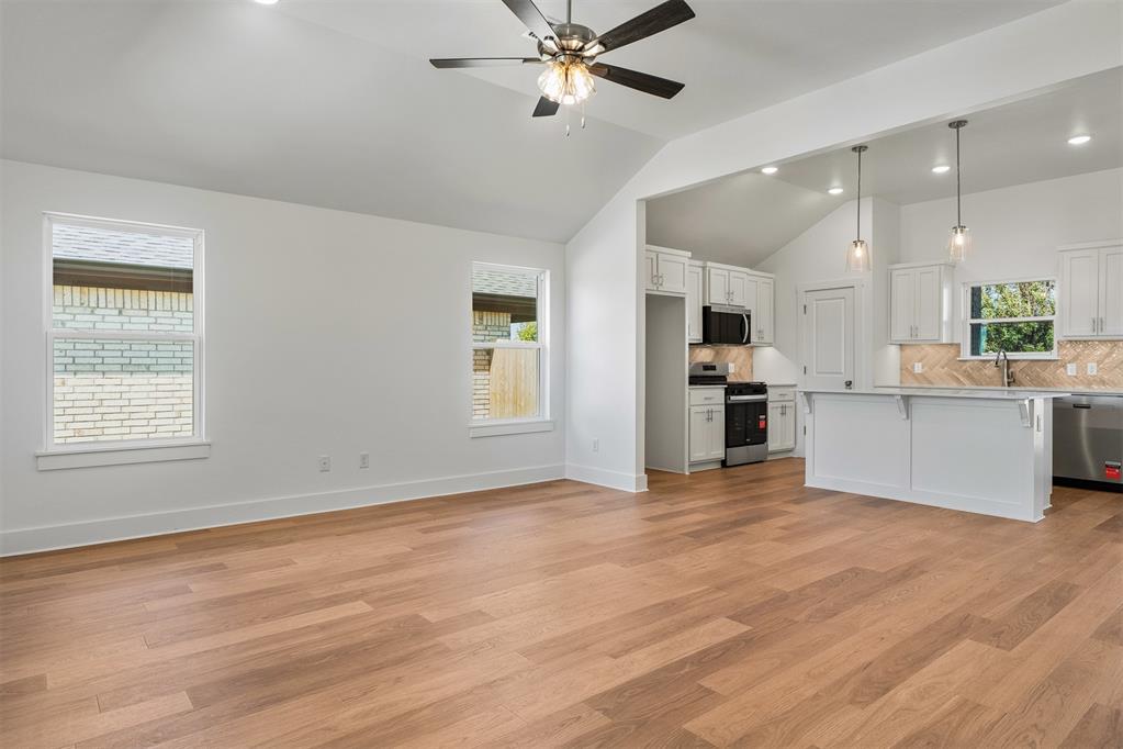 1329 Sw 157th Street Property Photo 4