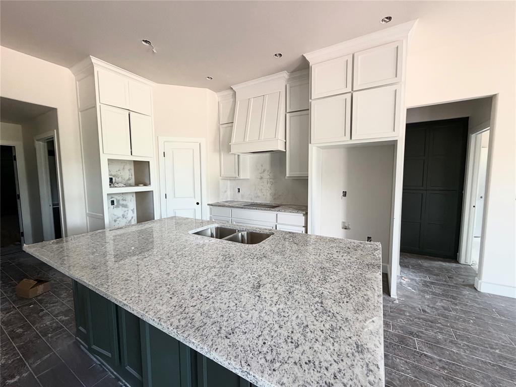 1810 Inglenook Drive Property Photo 2