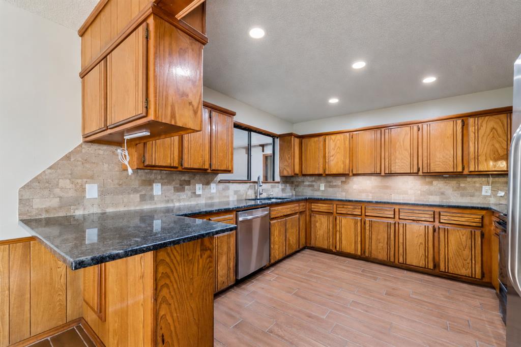 725 Westridge Court Property Photo 8