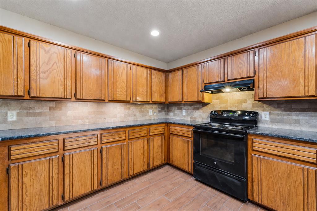 725 Westridge Court Property Photo 9