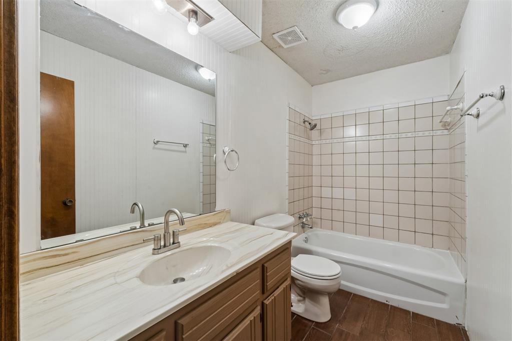 725 Westridge Court Property Photo 18